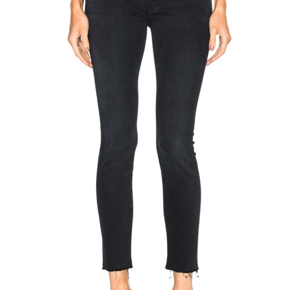 MOTHER Looker Ankle Fray in Blackbird size 26